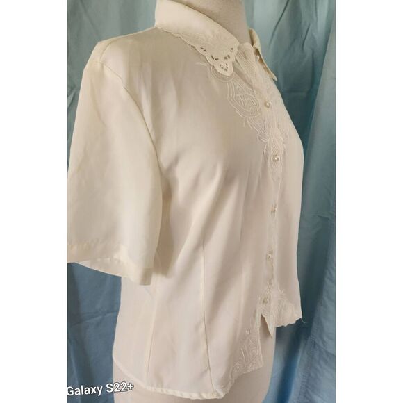 Claudia Richard cream short-sleeved dressy lacy embroidered blouse pearl button - Picture 3 of 6